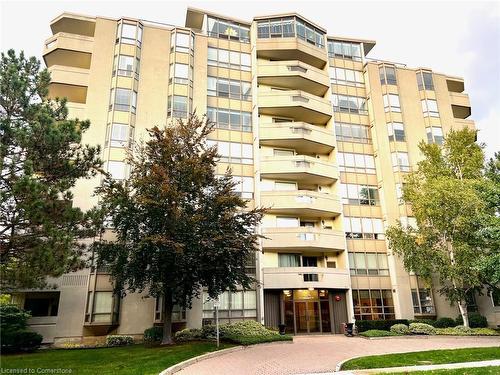 712-8 Village Green, Stoney Creek, ON - Outdoor With Balcony With Facade