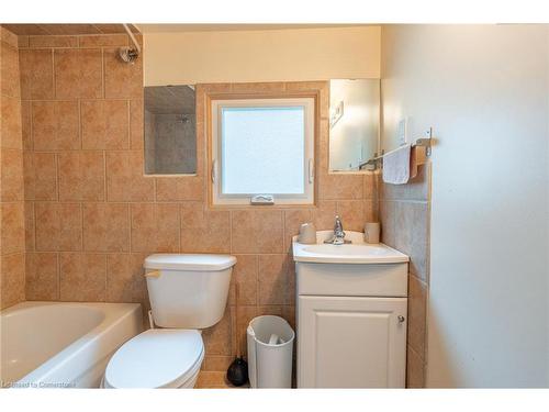 26 Huron Street, Hamilton, ON - Indoor Photo Showing Bathroom