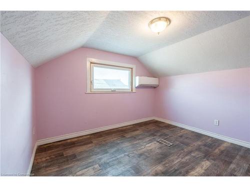 26 Huron Street, Hamilton, ON - Indoor Photo Showing Other Room