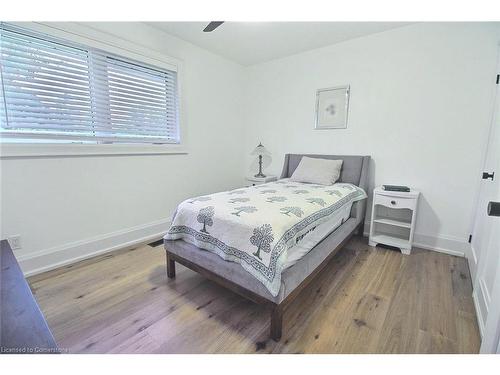 394 Lake Street, Grimsby, ON - Indoor Photo Showing Bedroom