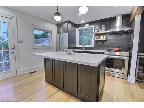 394 Lake Street, Grimsby, ON - Indoor Photo Showing Kitchen With Upgraded Kitchen