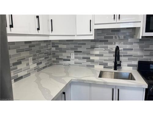 201-69 East Main Street, Welland, ON - Indoor Photo Showing Kitchen