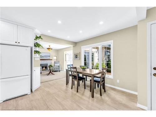 31 Governors Road, Grimsby, ON - Indoor Photo Showing Dining Room