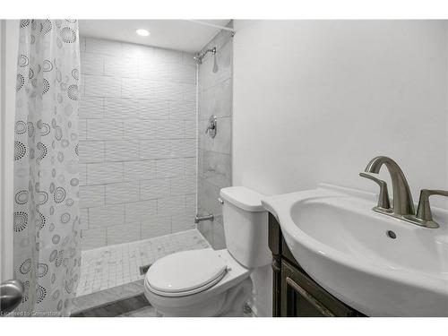 243 Holmesdale Avenue, Hamilton, ON - Indoor Photo Showing Bathroom