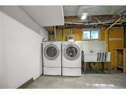 243 Holmesdale Avenue, Hamilton, ON - Indoor Photo Showing Laundry Room