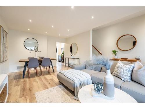 22 Bayfield Avenue, Hamilton, ON - Indoor Photo Showing Living Room