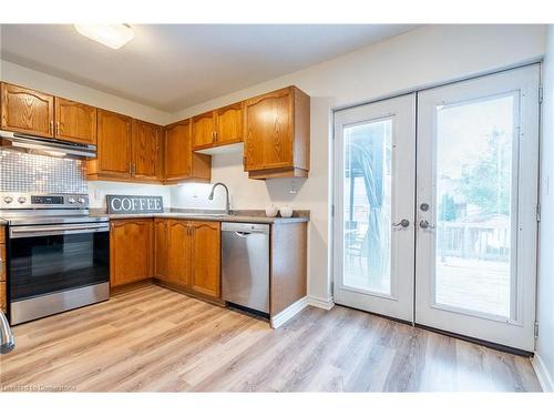 22 Bayfield Avenue, Hamilton, ON - Indoor Photo Showing Kitchen