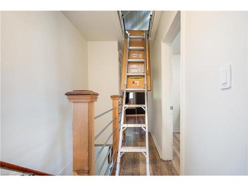 22 Bayfield Avenue, Hamilton, ON - Indoor Photo Showing Other Room