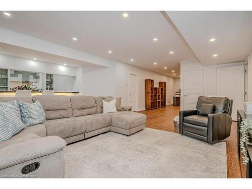 1354 1 Side Road, Burlington, ON - Indoor Photo Showing Living Room