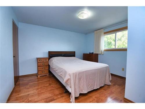 39 East 39Th Street, Hamilton, ON - Indoor Photo Showing Bedroom