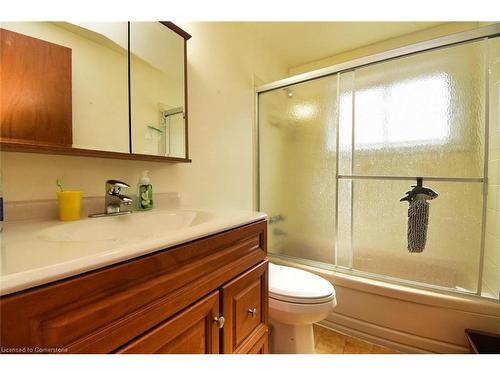 39 East 39Th Street, Hamilton, ON - Indoor Photo Showing Bathroom