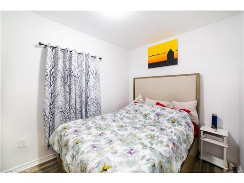 227 Catharine Street N, Hamilton, ON - Indoor Photo Showing Bedroom