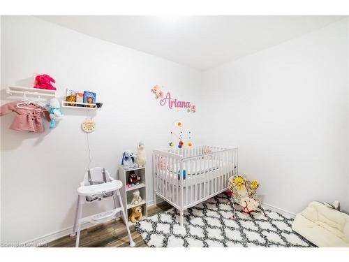 227 Catharine Street N, Hamilton, ON - Indoor Photo Showing Bedroom