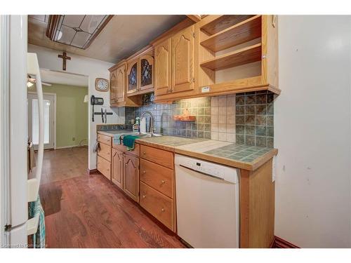 66 Spartan Avenue, Stoney Creek, ON - Indoor Photo Showing Kitchen