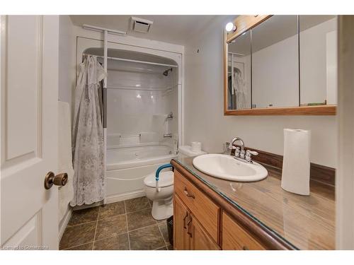 66 Spartan Avenue, Stoney Creek, ON - Indoor Photo Showing Bathroom