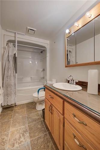 66 Spartan Avenue, Stoney Creek, ON - Indoor Photo Showing Bathroom