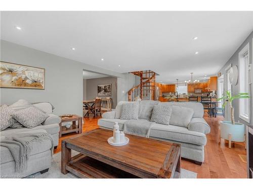 82 Rymal Road E, Hamilton, ON - Indoor Photo Showing Living Room