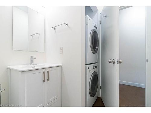 613-66 Bay Street S, Hamilton, ON - Indoor Photo Showing Laundry Room