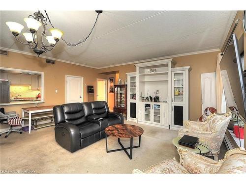 106-249 Major Mackenzie Drive E, Richmond Hill, ON - Indoor Photo Showing Living Room