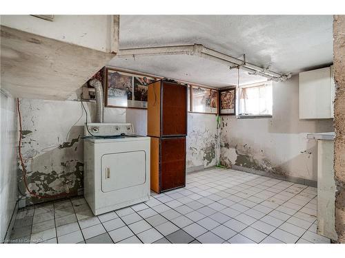 95 Rogers Road, Toronto, ON - Indoor Photo Showing Laundry Room