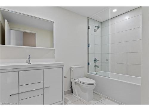 619-212 King William Street, Hamilton, ON - Indoor Photo Showing Bathroom