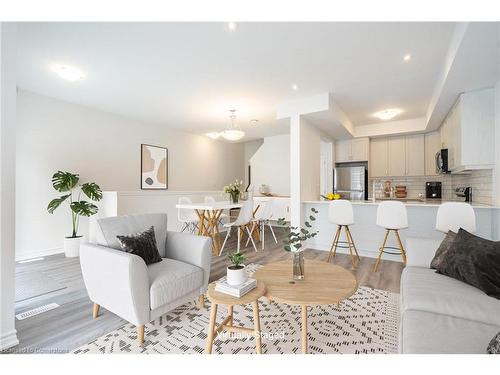 115-461 Blackburn Drive, Brantford, ON - Indoor Photo Showing Living Room