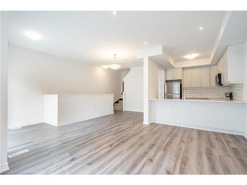 115-461 Blackburn Drive, Brantford, ON - Indoor Photo Showing Kitchen