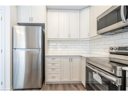 115-461 Blackburn Drive, Brantford, ON - Indoor Photo Showing Kitchen