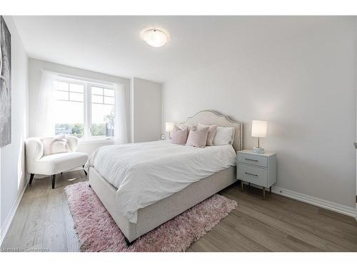 82 Hillcrest Road, Port Colborne, ON - Indoor Photo Showing Bedroom