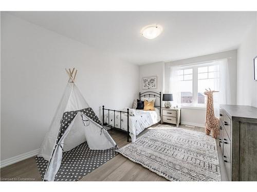 82 Hillcrest Road, Port Colborne, ON - Indoor Photo Showing Bedroom