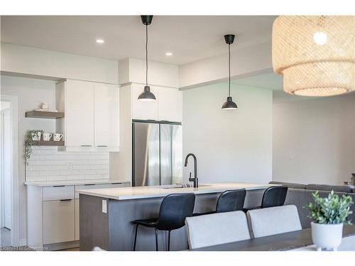 82 Hillcrest Road, Port Colborne, ON - Indoor Photo Showing Kitchen With Upgraded Kitchen