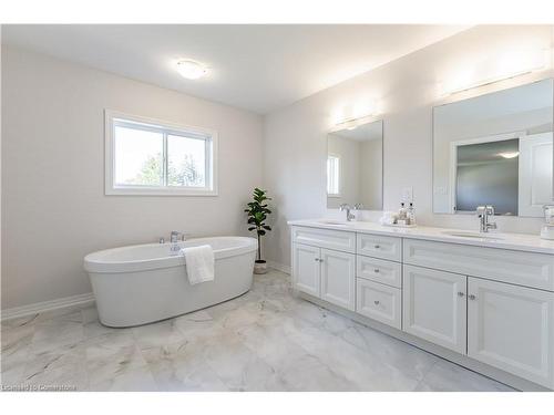 82 Hillcrest Road, Port Colborne, ON - Indoor Photo Showing Bathroom