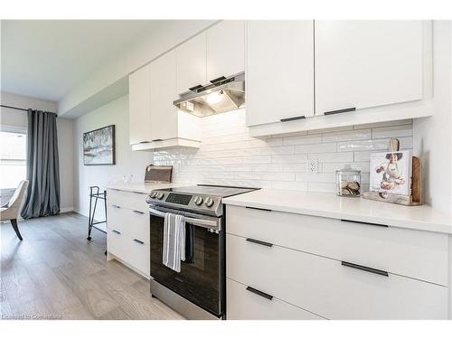 82 Hillcrest Road, Port Colborne, ON - Indoor Photo Showing Kitchen With Upgraded Kitchen