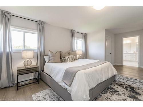 82 Hillcrest Road, Port Colborne, ON - Indoor Photo Showing Bedroom