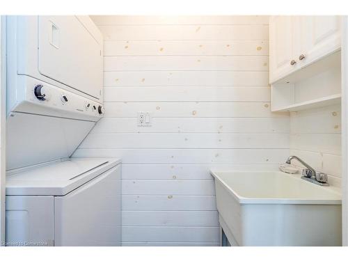 3 Rankin Lake Road, Seguin, ON - Indoor Photo Showing Laundry Room