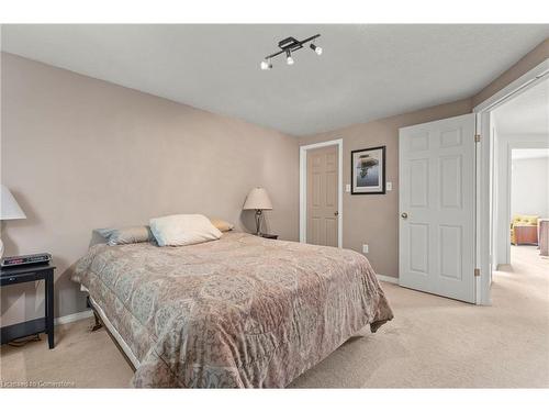 77 Boulder Crescent, Guelph, ON - Indoor Photo Showing Bedroom