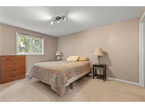 77 Boulder Crescent, Guelph, ON - Indoor Photo Showing Bedroom