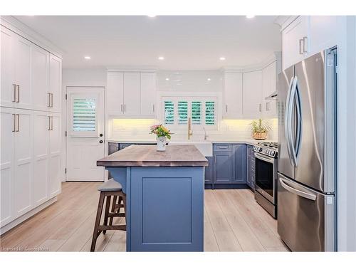 41 East 32Nd Street, Hamilton, ON - Indoor Photo Showing Kitchen With Upgraded Kitchen