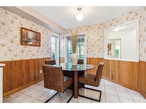 588 Fothergill Boulevard, Burlington, ON - Indoor Photo Showing Dining Room