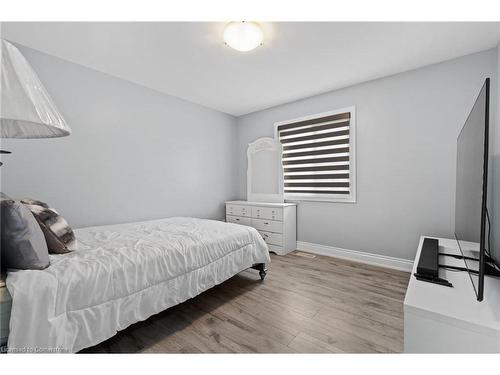 8481 Jennifer Crescent, Niagara Falls, ON - Indoor Photo Showing Bedroom