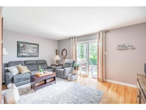 1523 Westminster Place, Burlington, ON - Indoor Photo Showing Living Room