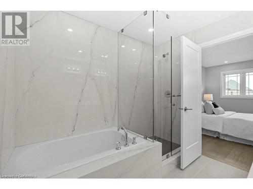 161 Cittadella Boulevard, Hamilton, ON - Indoor Photo Showing Bathroom