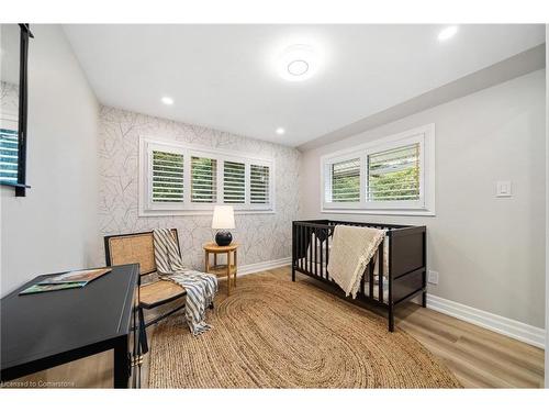 6 Pleasant Avenue, Dundas, ON - Indoor Photo Showing Bedroom