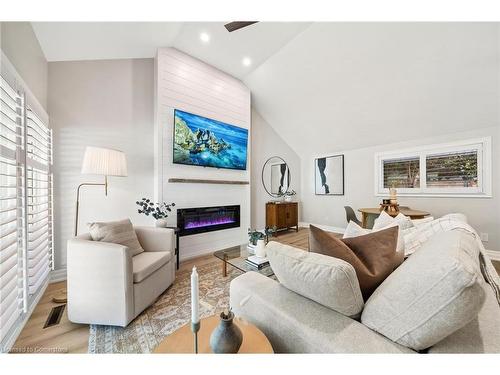 6 Pleasant Avenue, Dundas, ON - Indoor Photo Showing Living Room With Fireplace