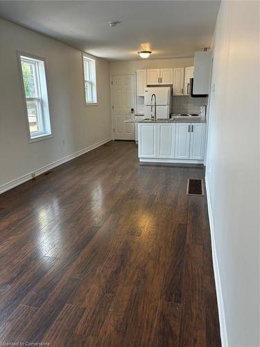 1619 Main Street E, Hamilton, ON - Indoor Photo Showing Kitchen