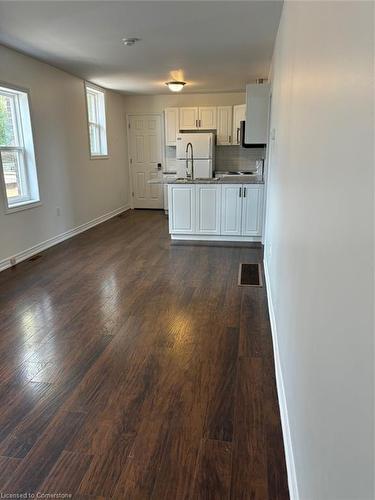 1619 Main Street E, Hamilton, ON - Indoor Photo Showing Kitchen