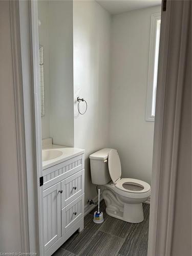 1619 Main Street E, Hamilton, ON - Indoor Photo Showing Bathroom