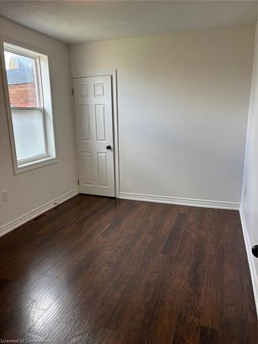 1619 Main Street E, Hamilton, ON - Indoor Photo Showing Other Room