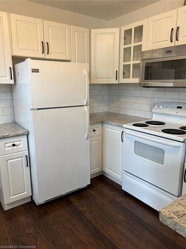 1619 Main Street E, Hamilton, ON - Indoor Photo Showing Kitchen