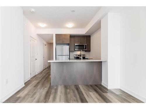 1001-470 Dundas Street E, Waterdown, ON - Indoor Photo Showing Kitchen